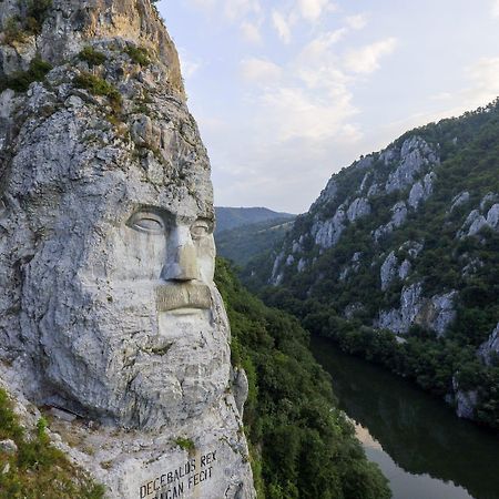 Casa Patryk Hotell Orşova Eksteriør bilde