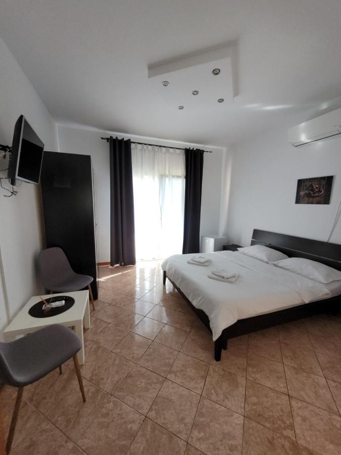 Casa Patryk Hotell Orşova Eksteriør bilde