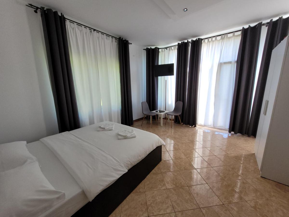 Casa Patryk Hotell Orşova Eksteriør bilde