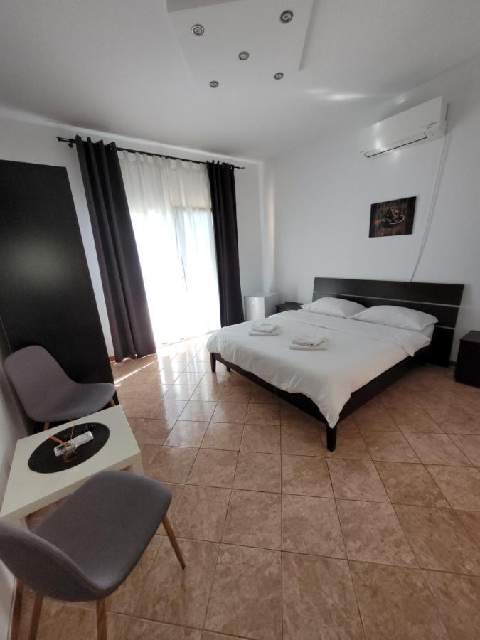 Casa Patryk Hotell Orşova Eksteriør bilde