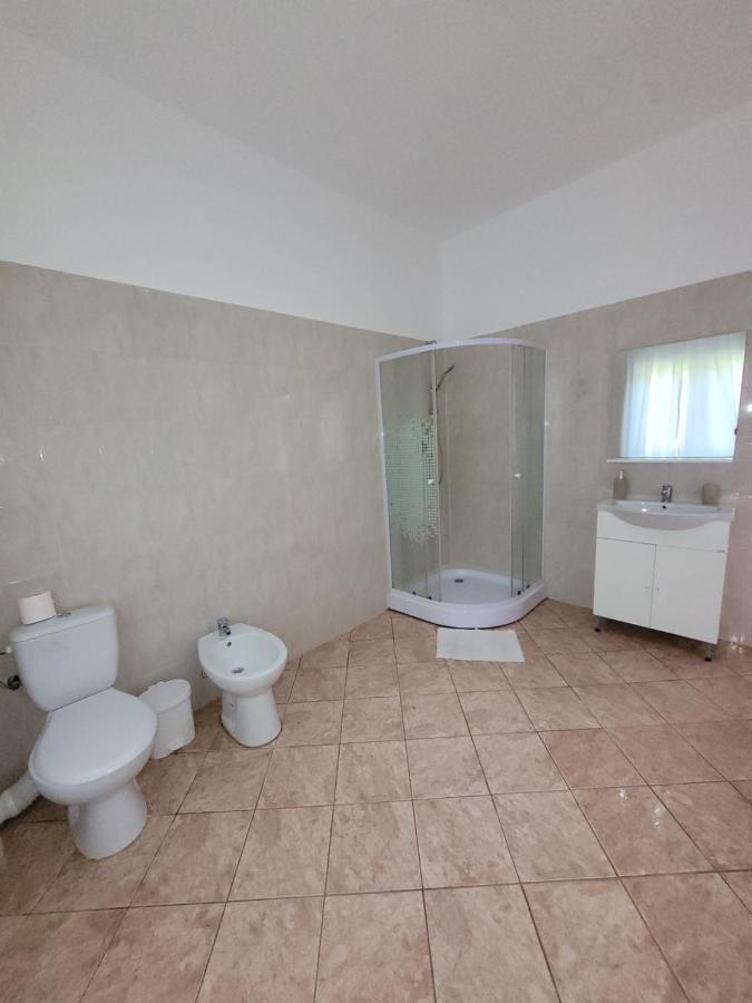 Casa Patryk Hotell Orşova Eksteriør bilde