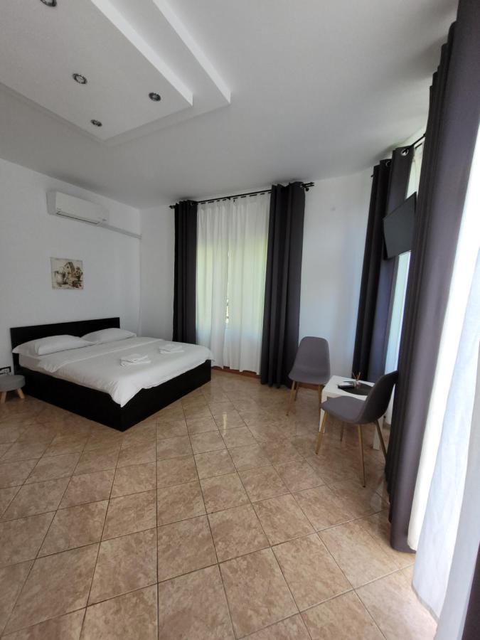 Casa Patryk Hotell Orşova Eksteriør bilde