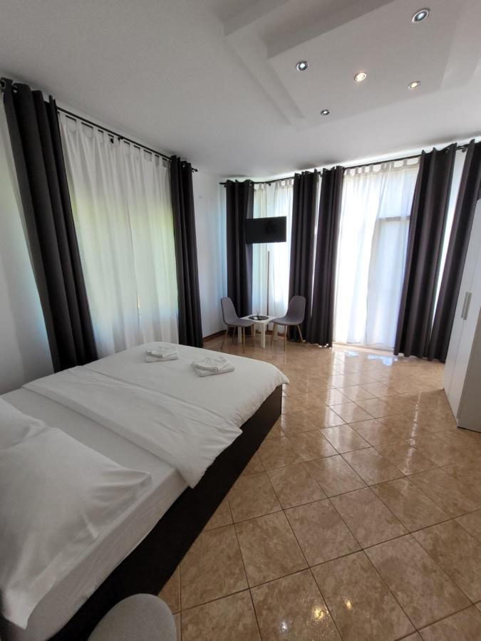 Casa Patryk Hotell Orşova Eksteriør bilde